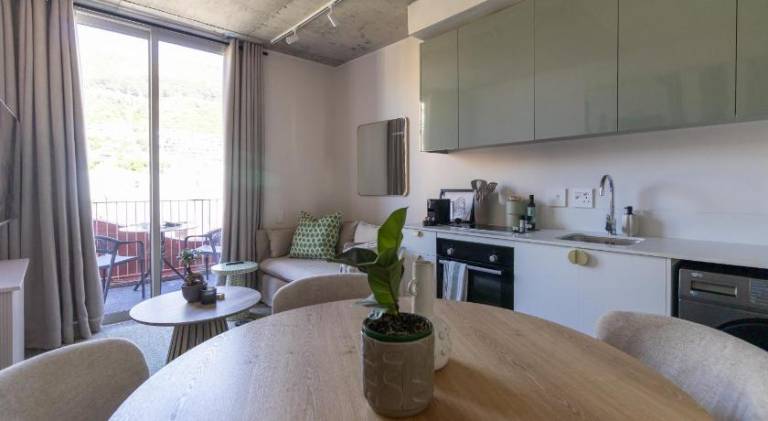 Apartment with pool | Close to Sea Point — photo 4