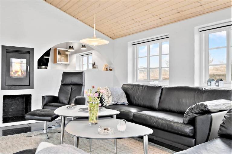 Family-oriented house with patio, hot tub & sauna | Pet-friendly — photo 4