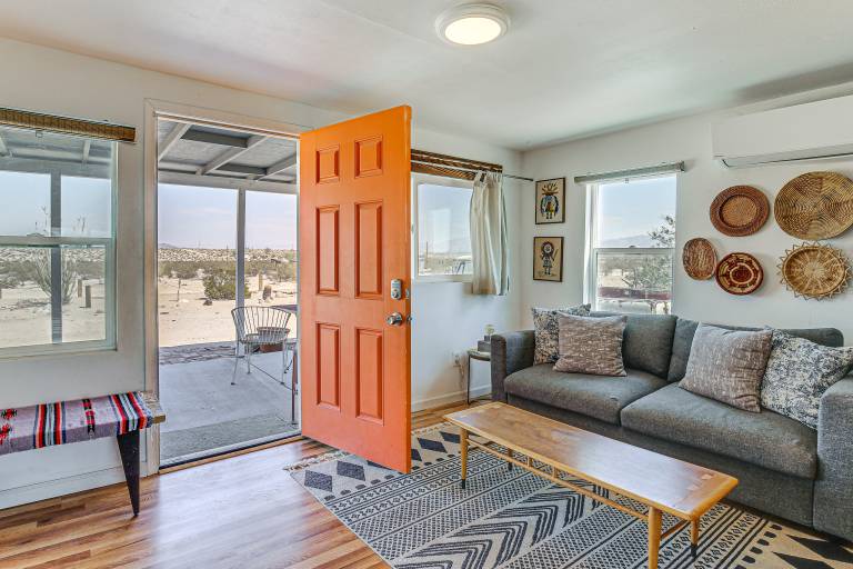 Boho Bungalow w/ Hot Tub: 16 Mi to Joshua Tree NP — photo 4