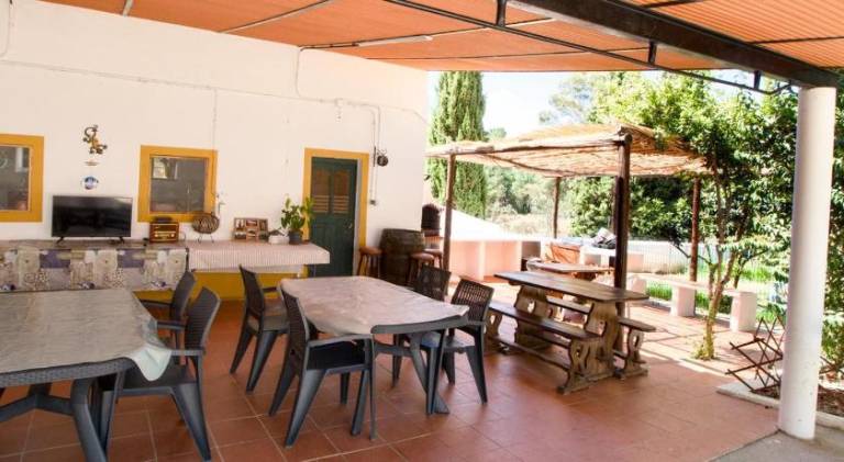 Vacation home with terrace, grill & garden — photo 4