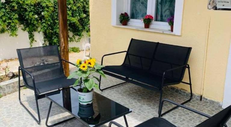 House with yard & terrace | Pets are welcome — photo 3