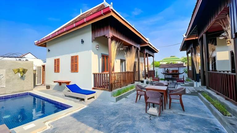 Villa with barbecue, yard & pool in Siem Reap