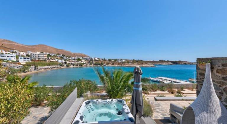 Villa with patio, hot tub & yard | Suitable for remote work — photo 3