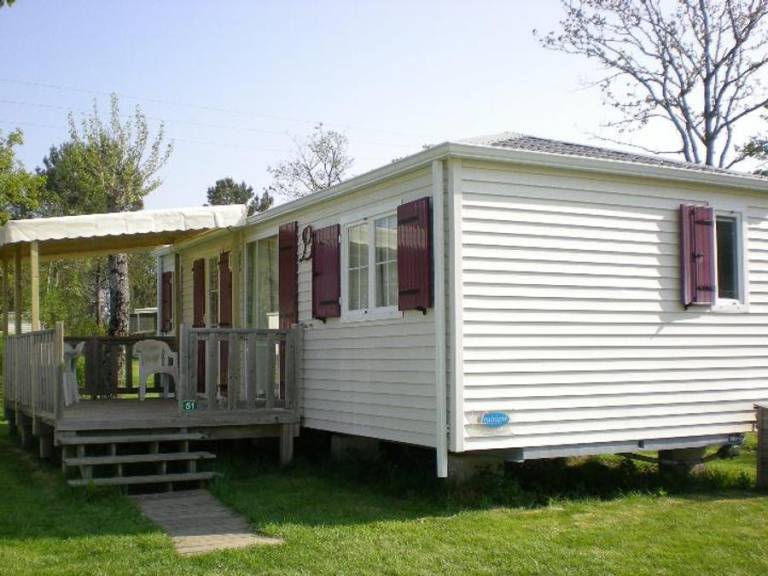 Mobile home with heated pool & terrace — photo 4