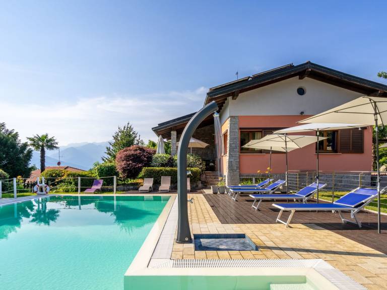 Ferienhaus  Dumenza