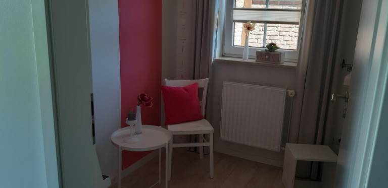 Holiday apartment with BBQ, patio & garden | Garden view — photo 4