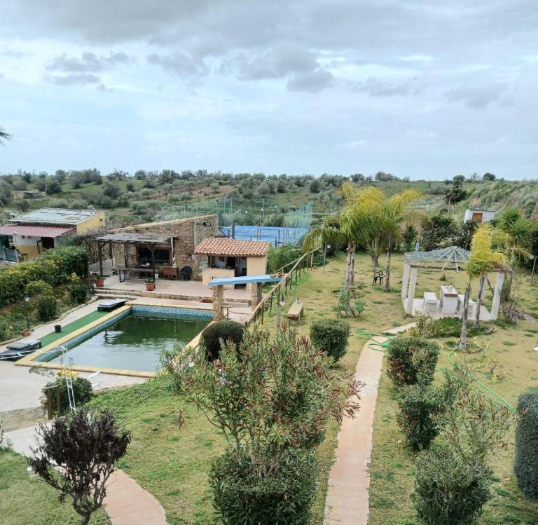 Bungalow with garden, terrace & pool | Pets allowed — photo 5