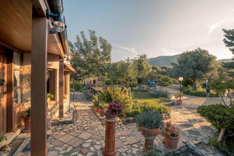 House with garden, private pool & barbeque | Good for workation — photo 4