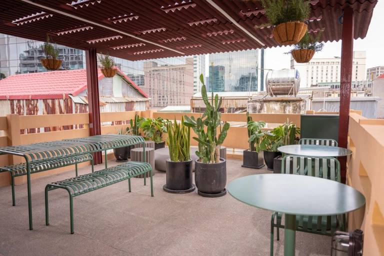 Pleasant apartment with grill & yard | Near Notre-Dame Cathedral Basilica of Saigon | Perfect for remote work | Pets allowed — photo 3