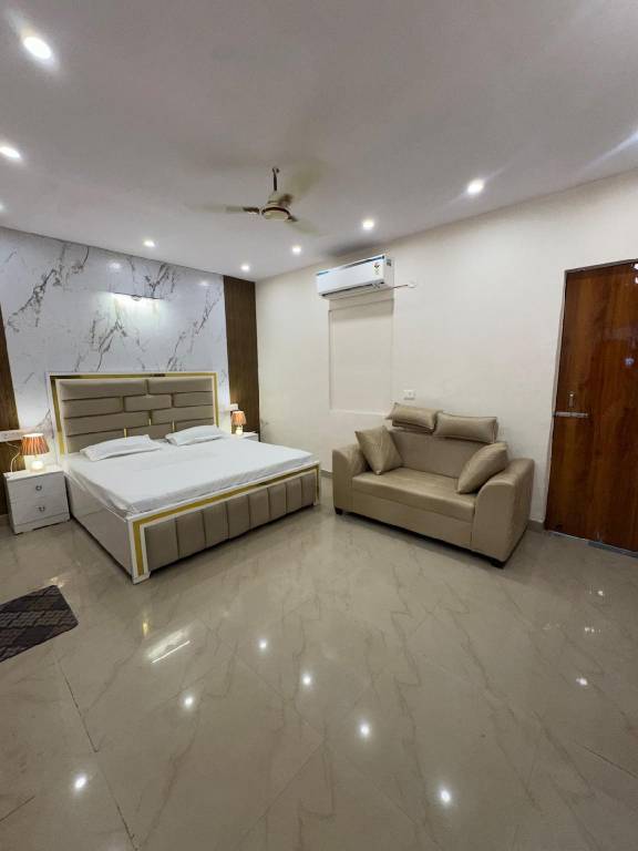 JJ Resiidency Cozy Rooms Perfect Getaway" in Noida
