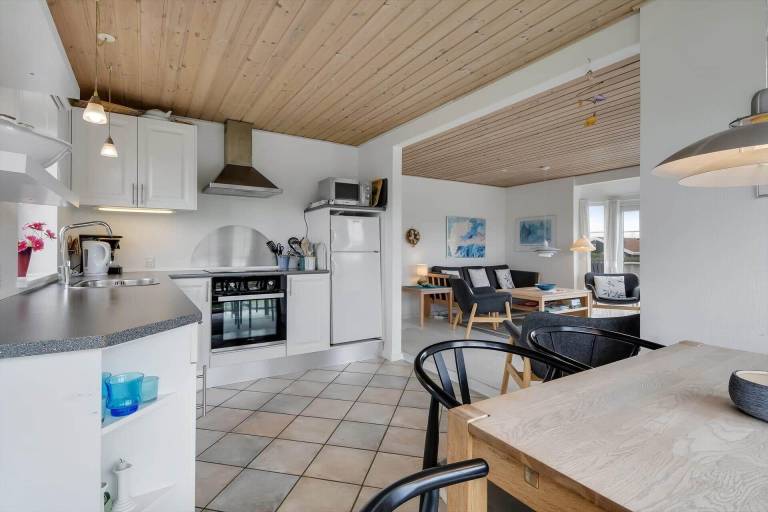 Vacation home with barbecue, terrace & sauna — photo 3