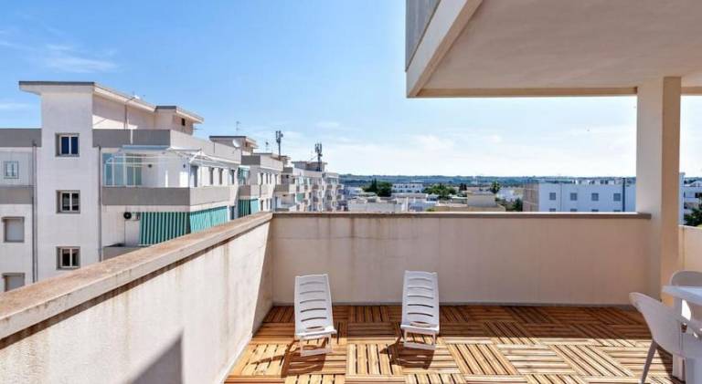 Cozy Flat and Terrace - 2 min from the beach by Sweet Home Puglia Apartments — photo 3