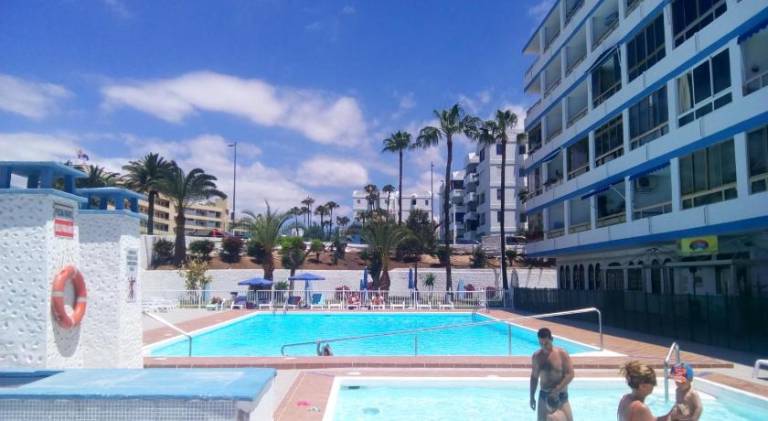 Apartment with pool | Pet-friendly — photo 3