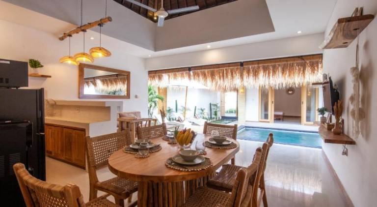 Villa with yard, pool & patio | Pets are welcome — photo 3