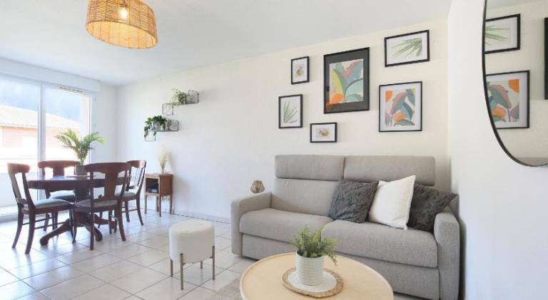 Apartment with pool | Pets are welcome in Blagnac