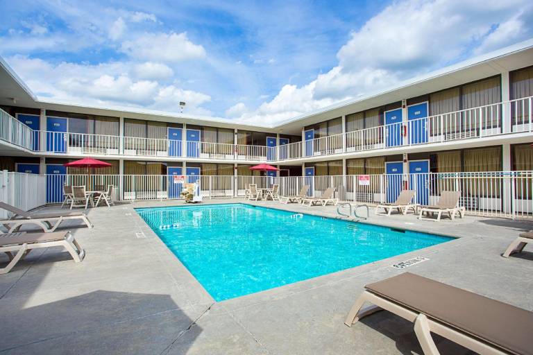 Motel 6 Baton Rouge, LA - Southeast — photo 5