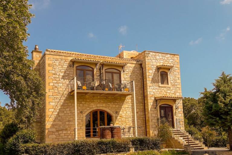 House  Kastellos