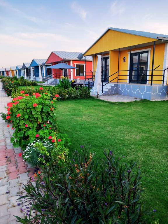 Family-oriented charming bungalow with yard, BBQ & terrace | Water view | Pet-friendly — photo 3