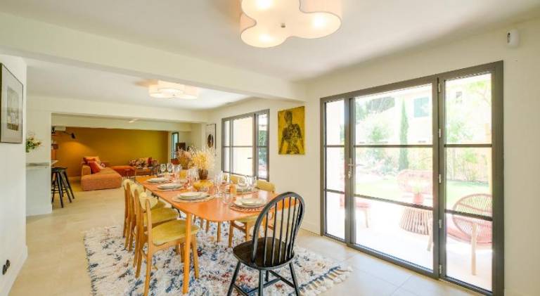 Fully equipped house with patio, grill & private pool | Pets allowed — photo 3
