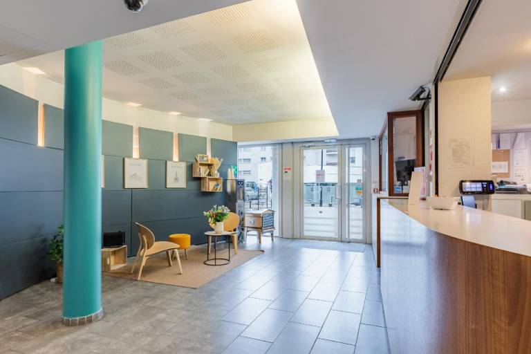 Serviced apartment with 2 rooms for 127 persons — photo 4