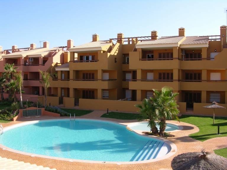 Apartment with pool, patio & yard in Cartagena