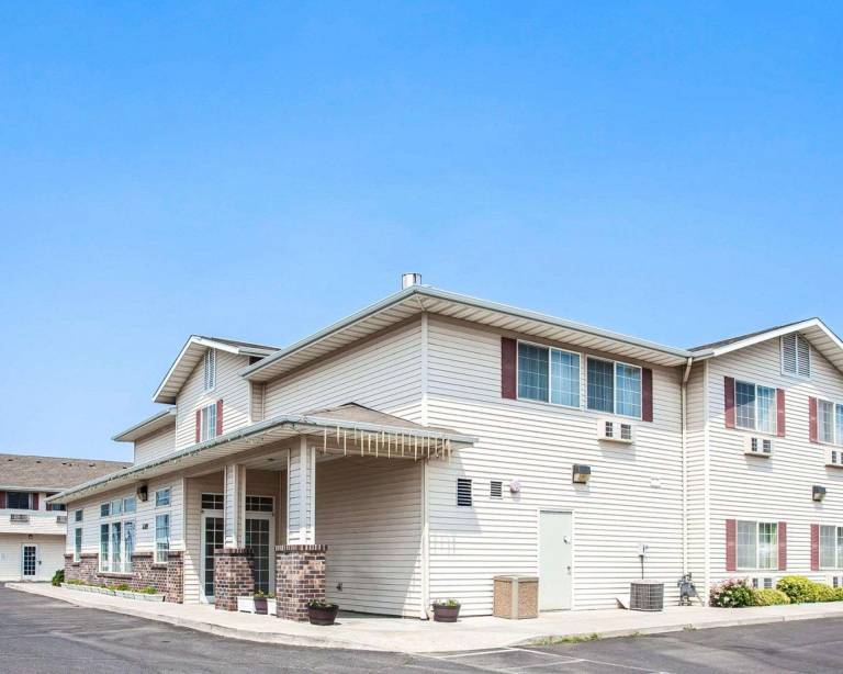Rodeway Inn & Suites Spokane East in Spokane Valley, WA