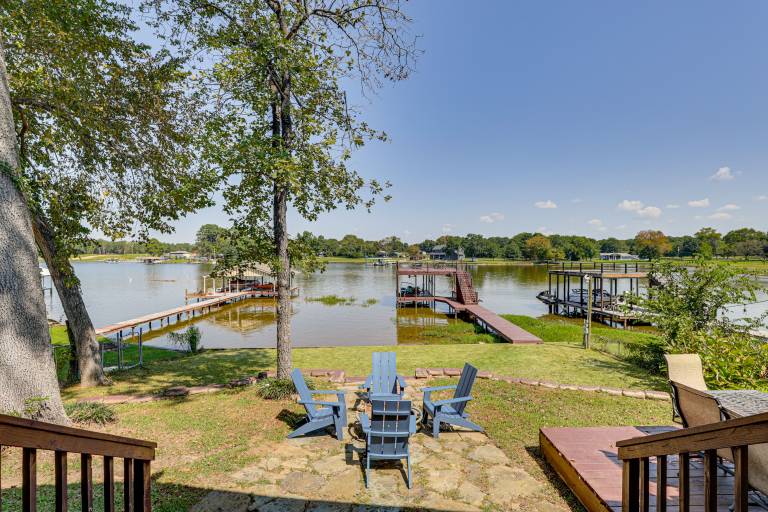 Lakefront Escape w Game Room & Dock in Mabank