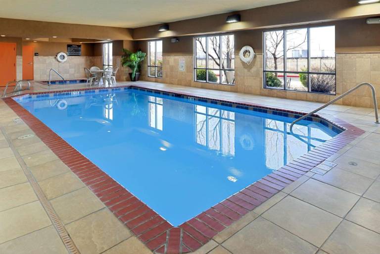 Hampton Inn & Suites Albuquerque-Coors Road — photo 4