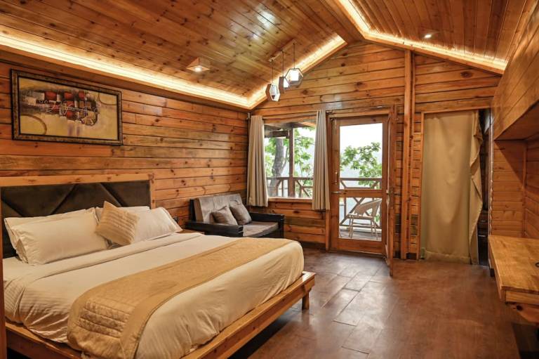 Aavaas Hill Resort