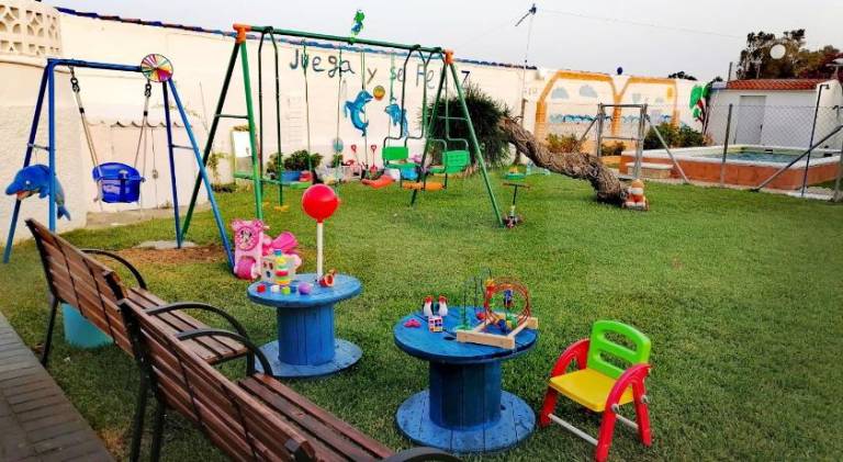 House with garden, grill & pool | Suitable for remote work | Pets allowed — photo 3