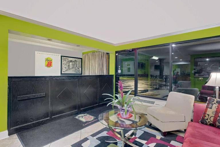 Super 8 By Wyndham Cartersville — photo 3