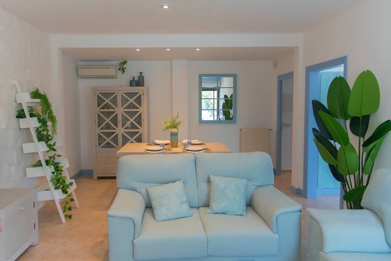 Apartment with patio — photo 4