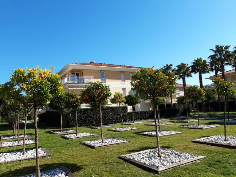 Rental apartment with yard, pool & patio | Nature view | Next to the beach | Dogs allowed — photo 2