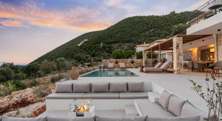 Villa with private pool, terrace & garden — photo 3