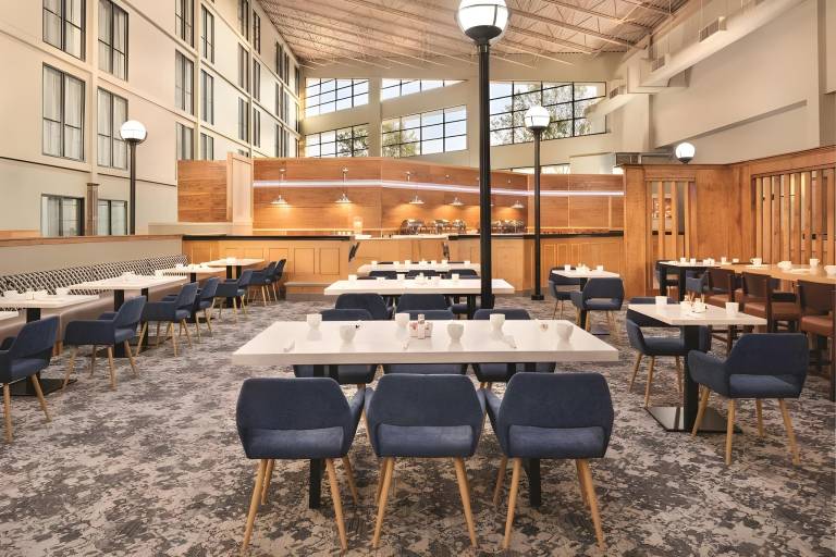 URBANA HOTEL & CONFERENCE CENTER — photo 2