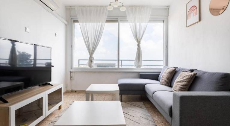 Apartment with 2 rooms for 4 persons in Haifa