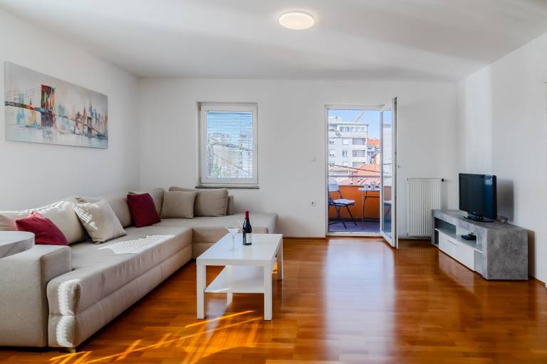 Apartment with 2 rooms for 6 persons — photo 2