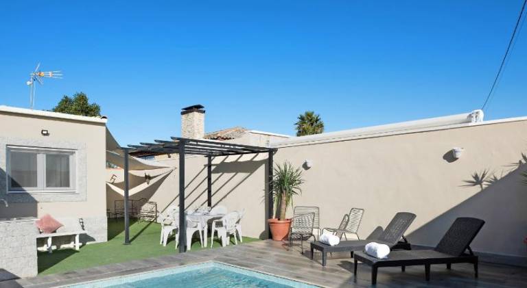 Nice house with barbecue, private pool & yard | Pet-friendly in Chiclana de la Frontera