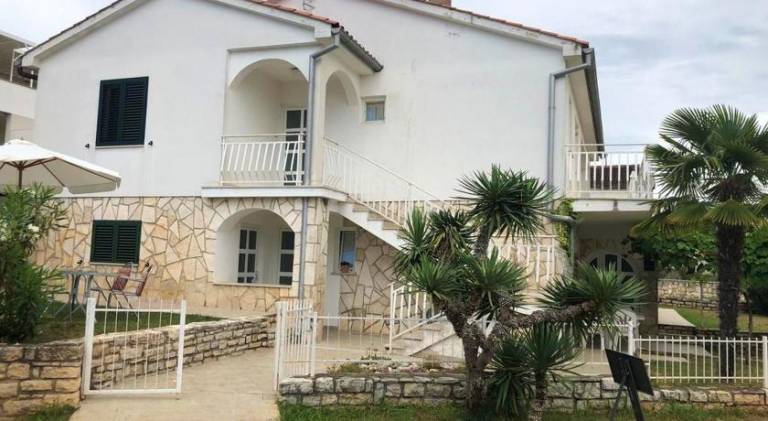 Welcoming apartment in Novigrad, 40 m² with peaceful garden — photo 5