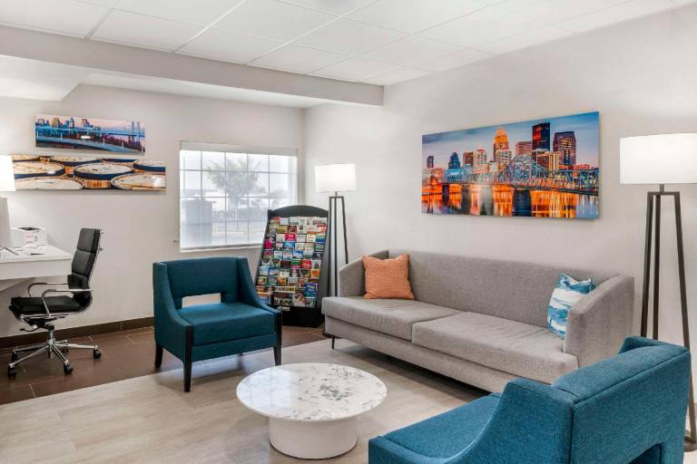 Comfort Inn & Suites Louisville Airport Fair & Expo — photo 2