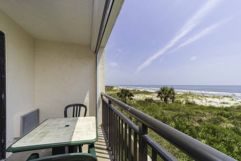 Condo  Crescent Beach