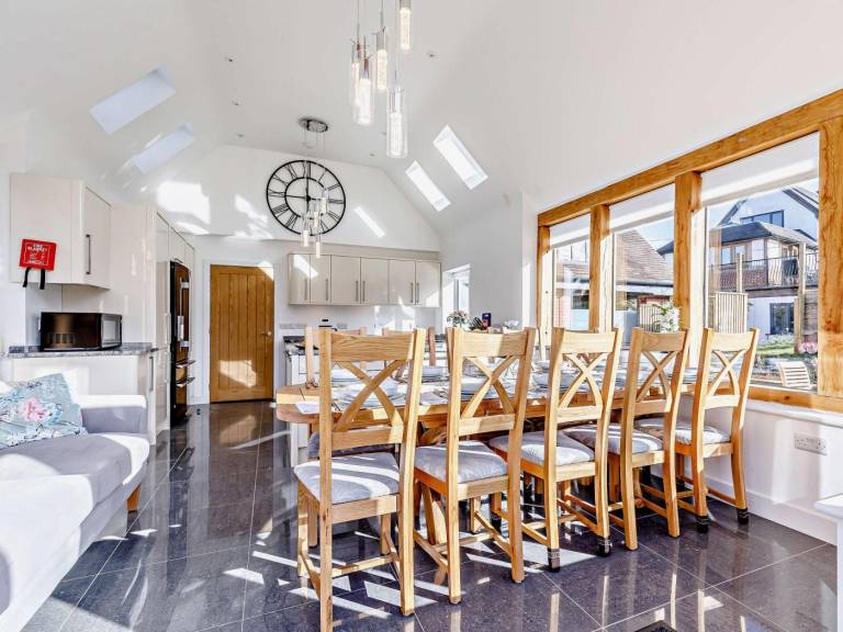 Fully equipped cottage with barbecue, garden & hot tub | Pet-friendly — photo 3
