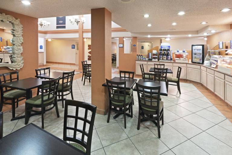 Ramada by Wyndham Santa Fe — photo 4