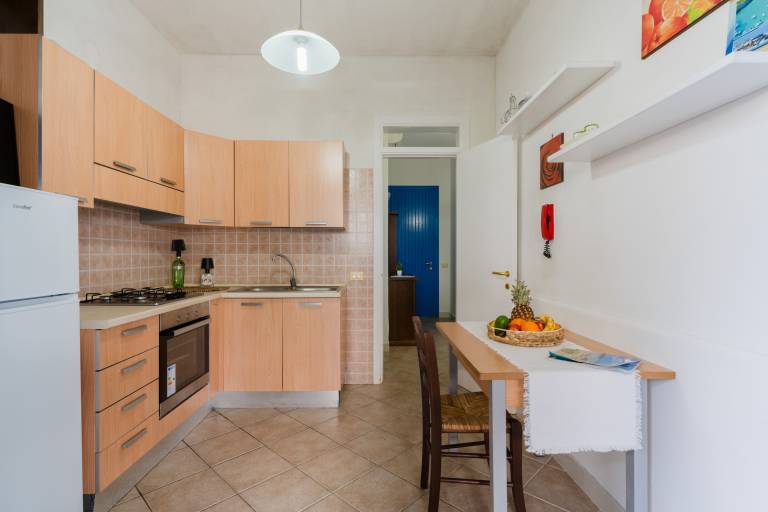 Vacation home with BBQ, yard & terrace | City view | Pet-friendly — photo 3