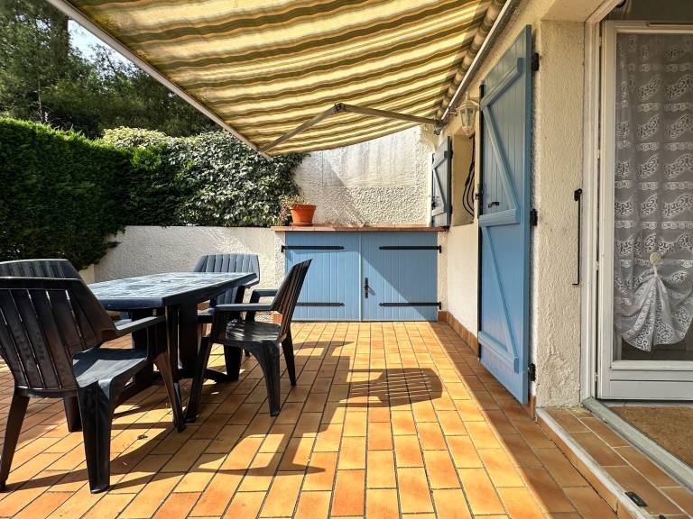 House with grill — photo 3