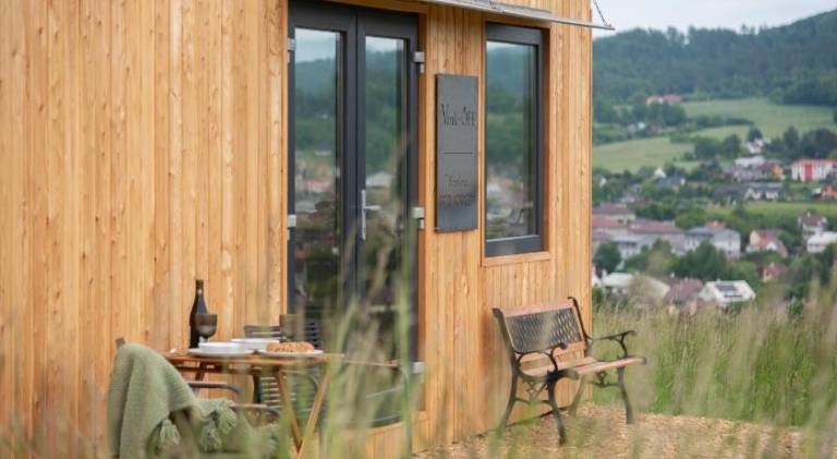 Lodge with yard & terrace — photo 4