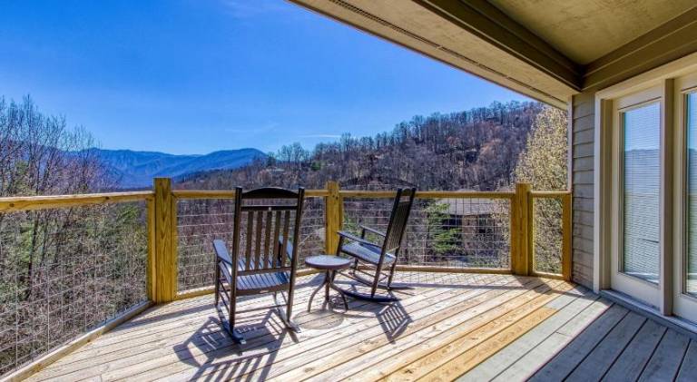 Vacation home with jacuzzi — photo 4
