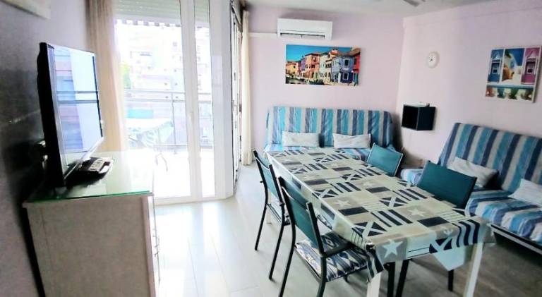 Holiday apartment with 3 rooms for 9 persons in Cambrils