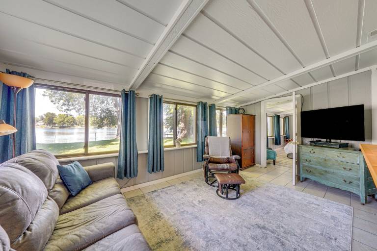 Cabin  Dixon
