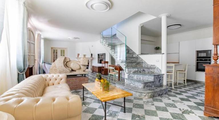 Villa with pool & hot tub | Pets are welcome — photo 2